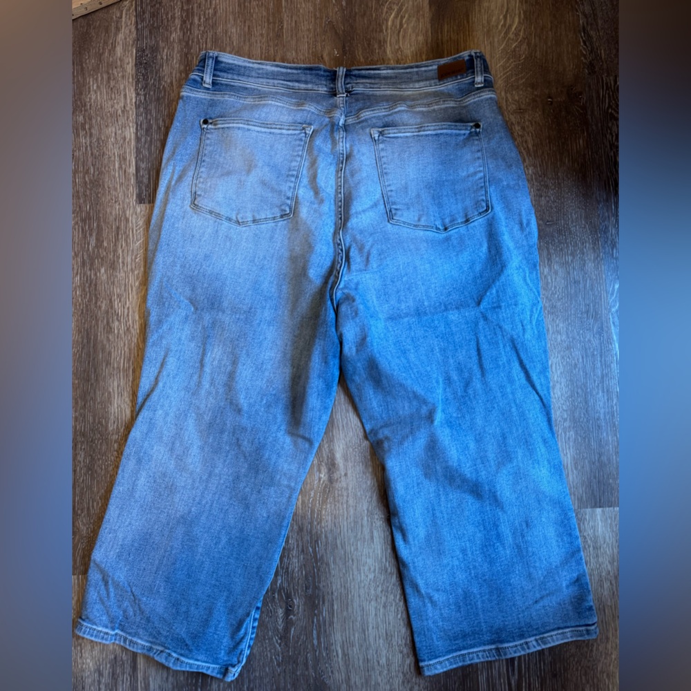 Button‎ Fly Wide Legged Cropped Jean by Judy Blue 22W - Picture 3 of 11